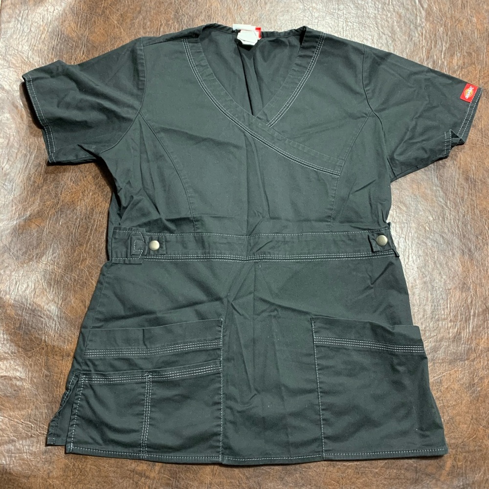 Scrub shirt